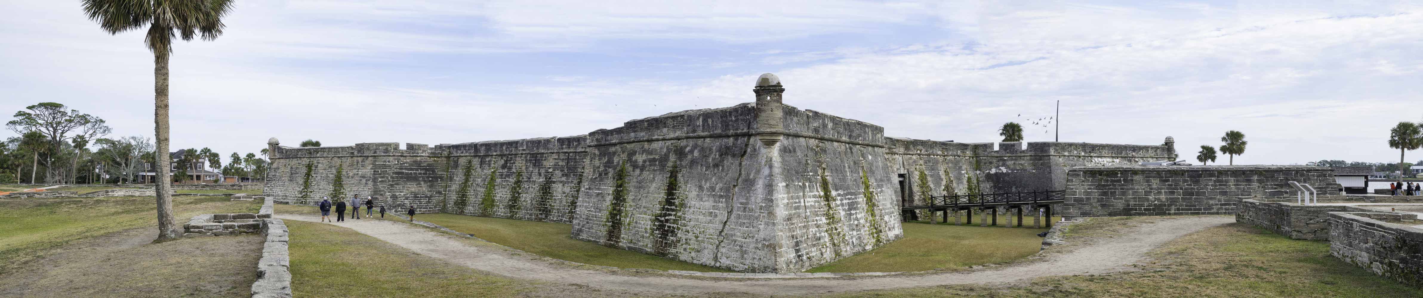 St. Augustine 360�: a bird's-eye view above King St.